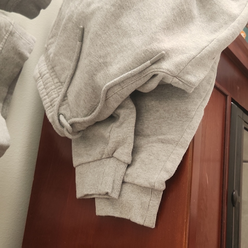 Fila Gray Sweatsuit - Picture 6 of 6